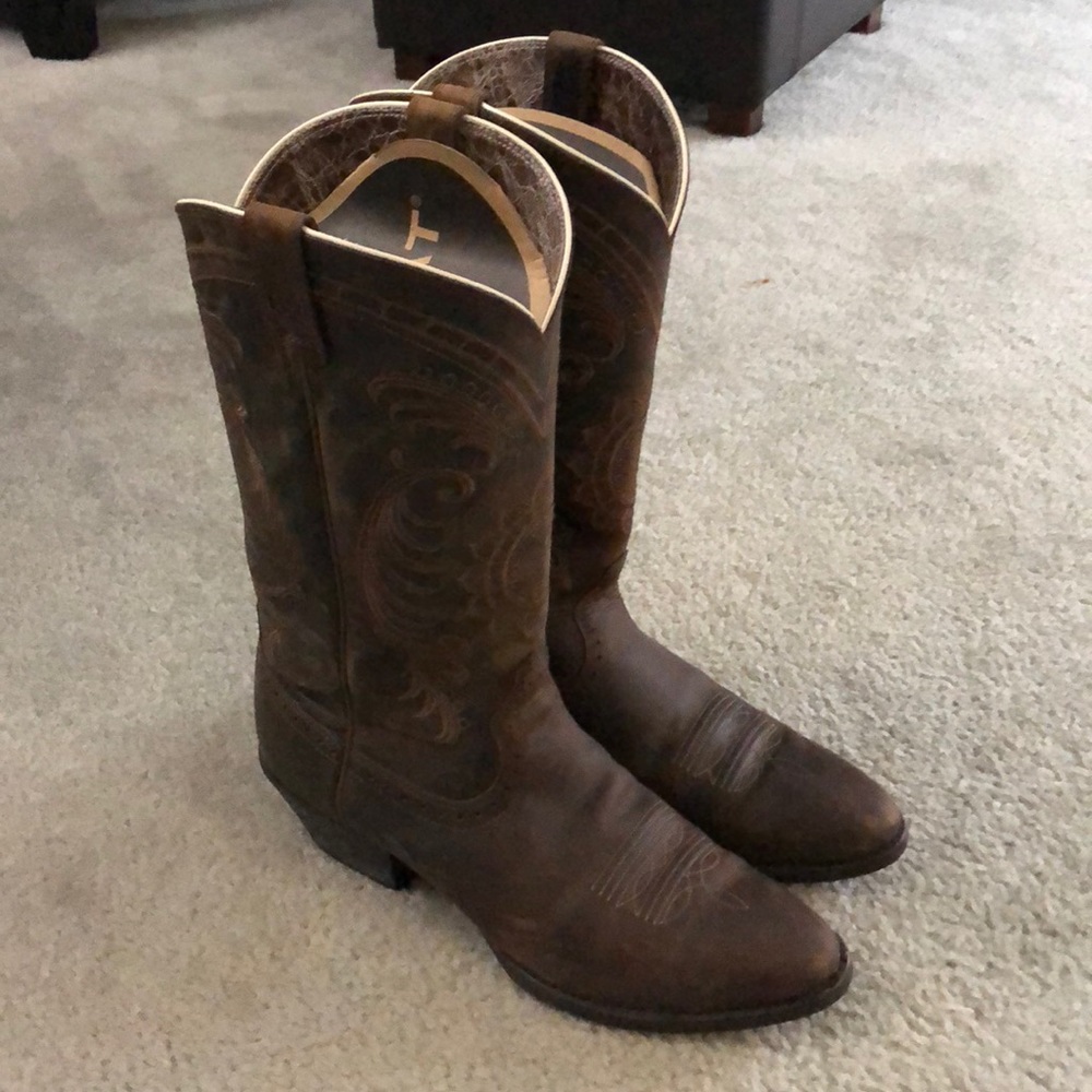 Ariat cowboy boots *like new*